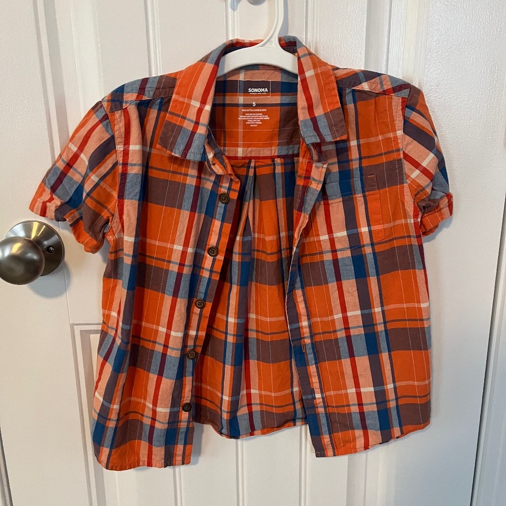 Short sleeve button down kids shirt